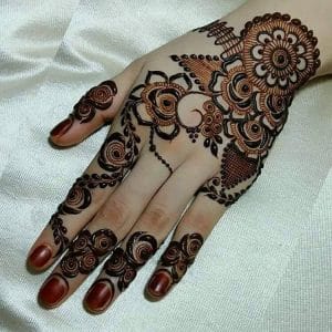 Latest-Mehndi-Designs-For-Eid-2018-Daytimes-4