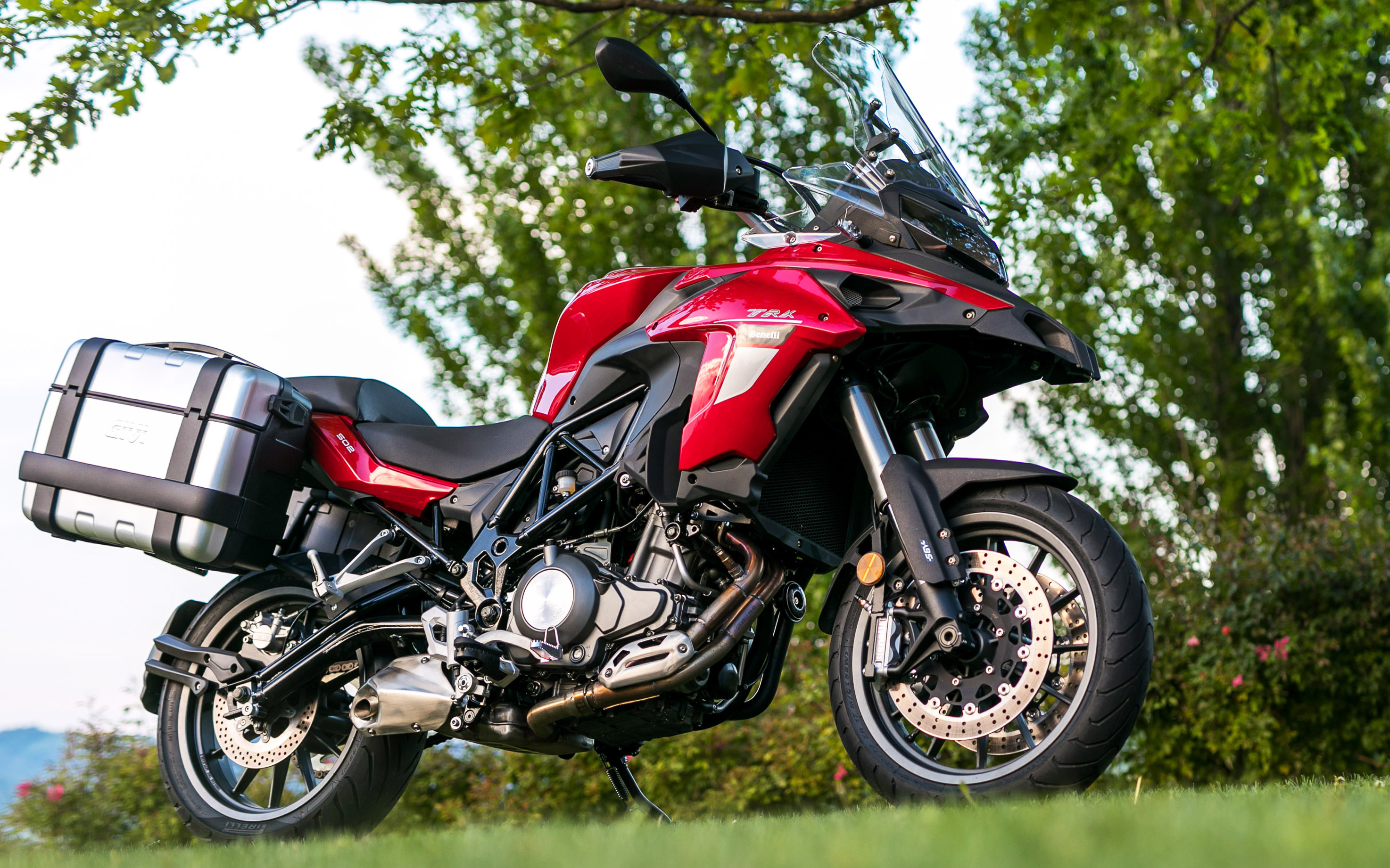 Benelli TNT 150 & TRK 502 Tourer Motorbikes Now Available in Pakistan 