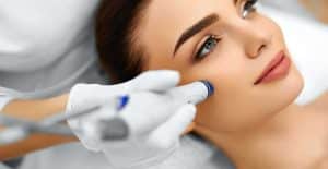 What is Hydrafacial Treatment? Its Cost and 5 Best Hydrafacial Clinics in Pakistan